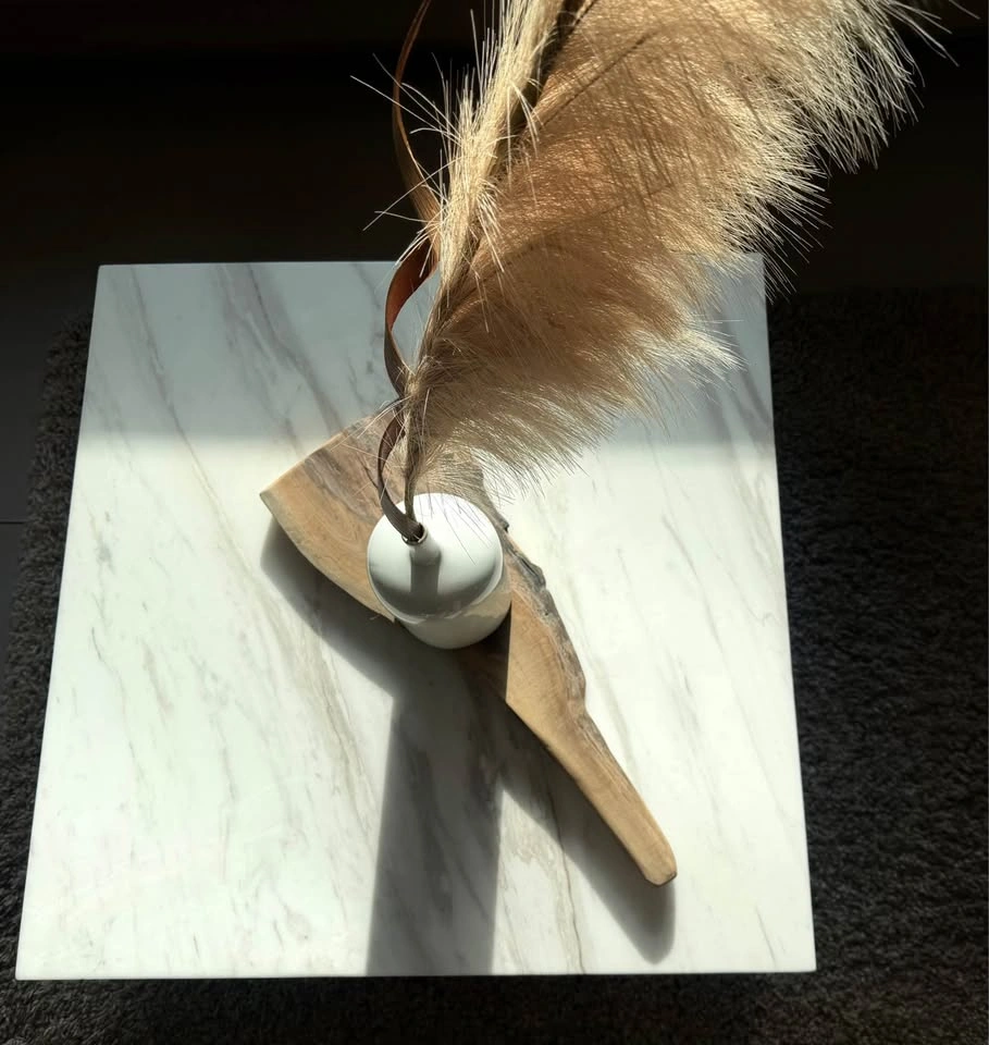 Beautiful Real marble coffee table with rose gold base - photo 5
