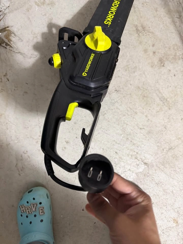 Yardworks Electric Chainsaw - photo 3