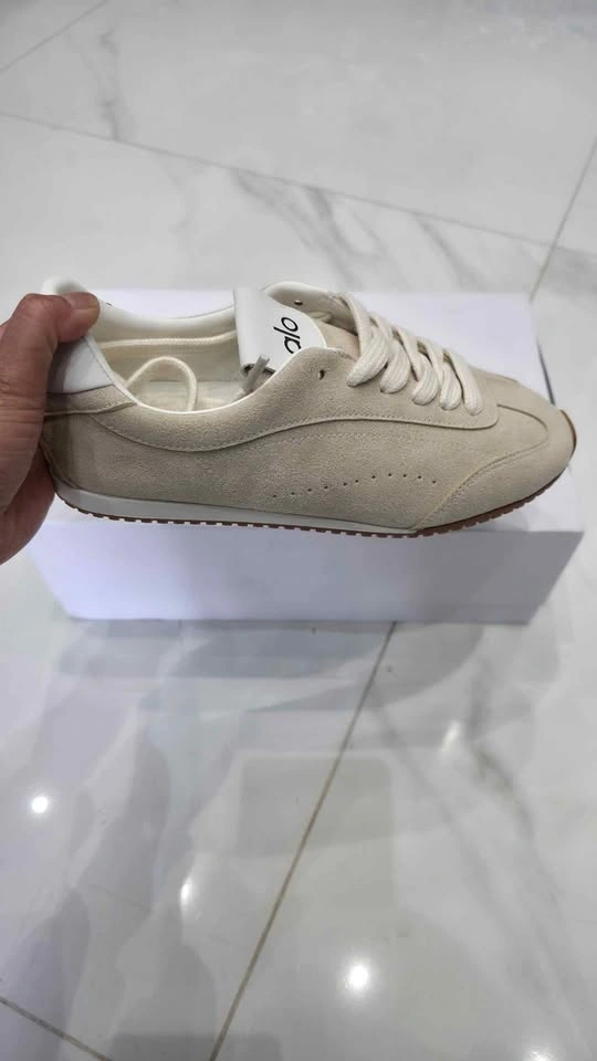 ALO Sunset Sneaker size 6 womens - photo 2