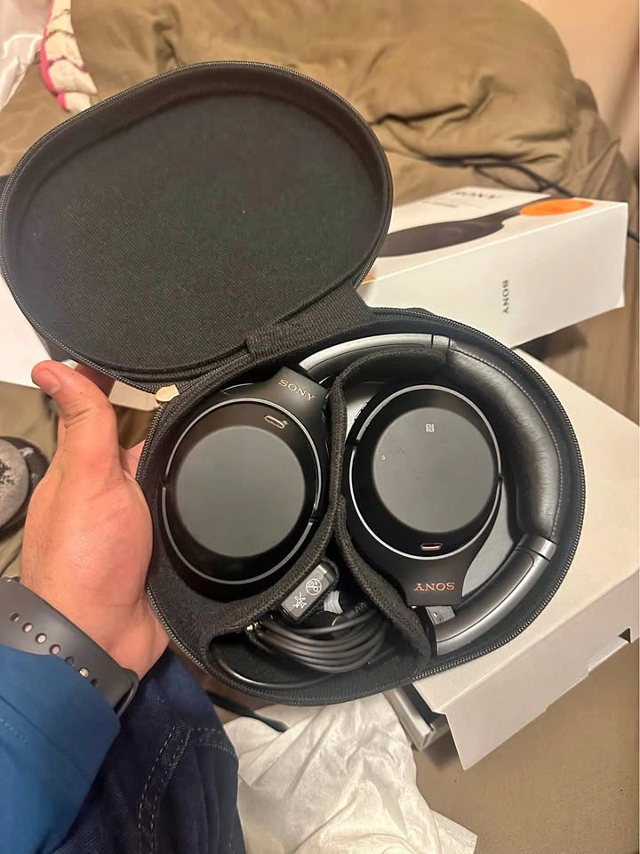 Sony WH1000XM3 Noise Cancelling Headphones