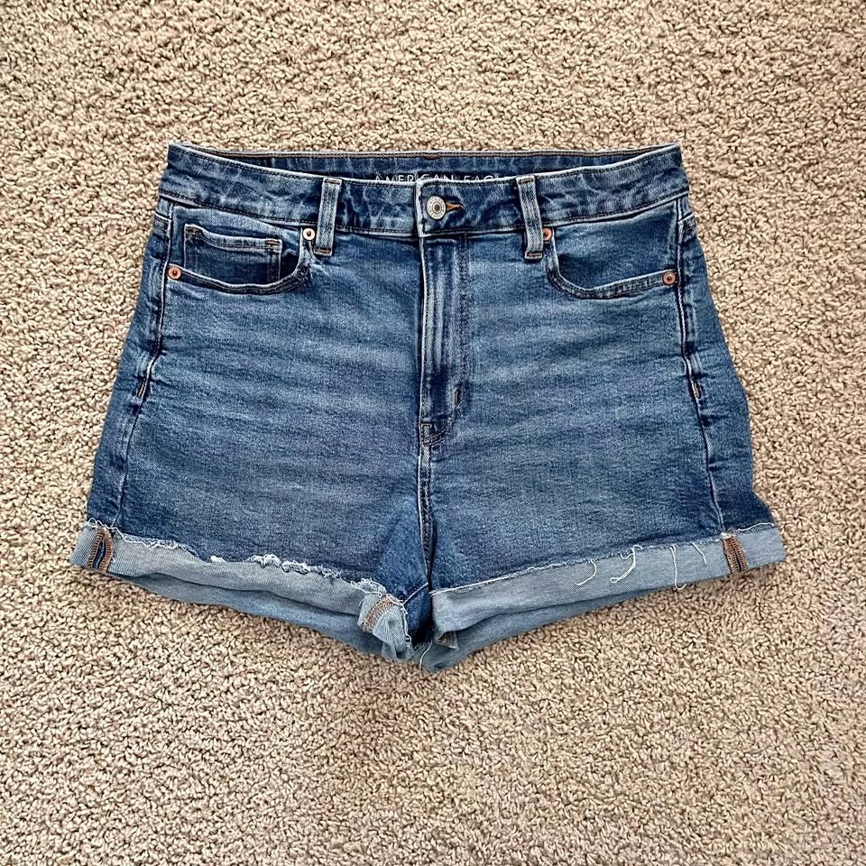 American Eagle Mom Shorts Size 10 Stretch Denim Cuffed High Rise
