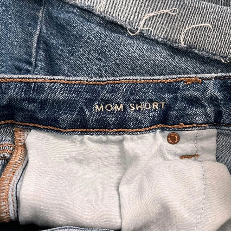American Eagle Mom Shorts Size 10 Stretch Denim Cuffed High Rise - photo 3