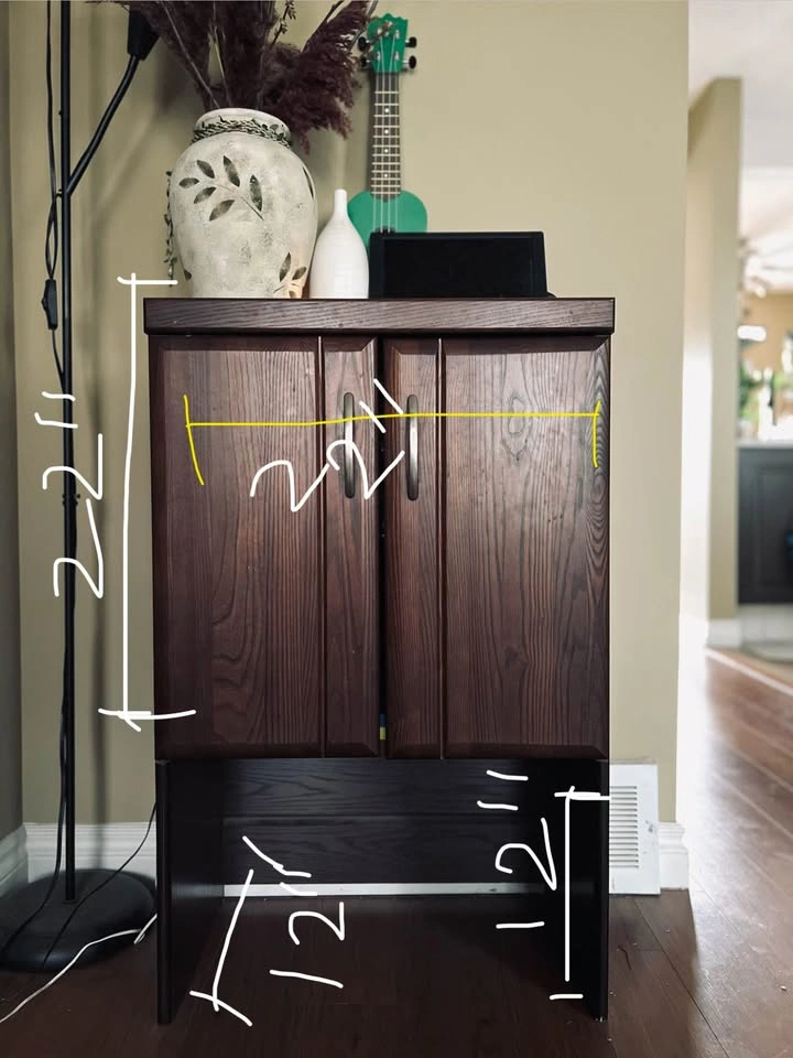 ** Excellent Condition ** Dark wood storage cabinet - photo 5