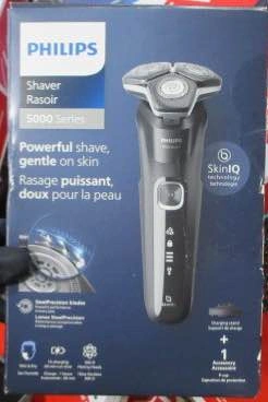 Philips Shaver Series 5000 Wet & Dry w/ Charging Stand - photo 4