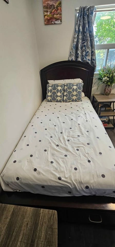 Leon's Single Bed With Mattress - photo 2