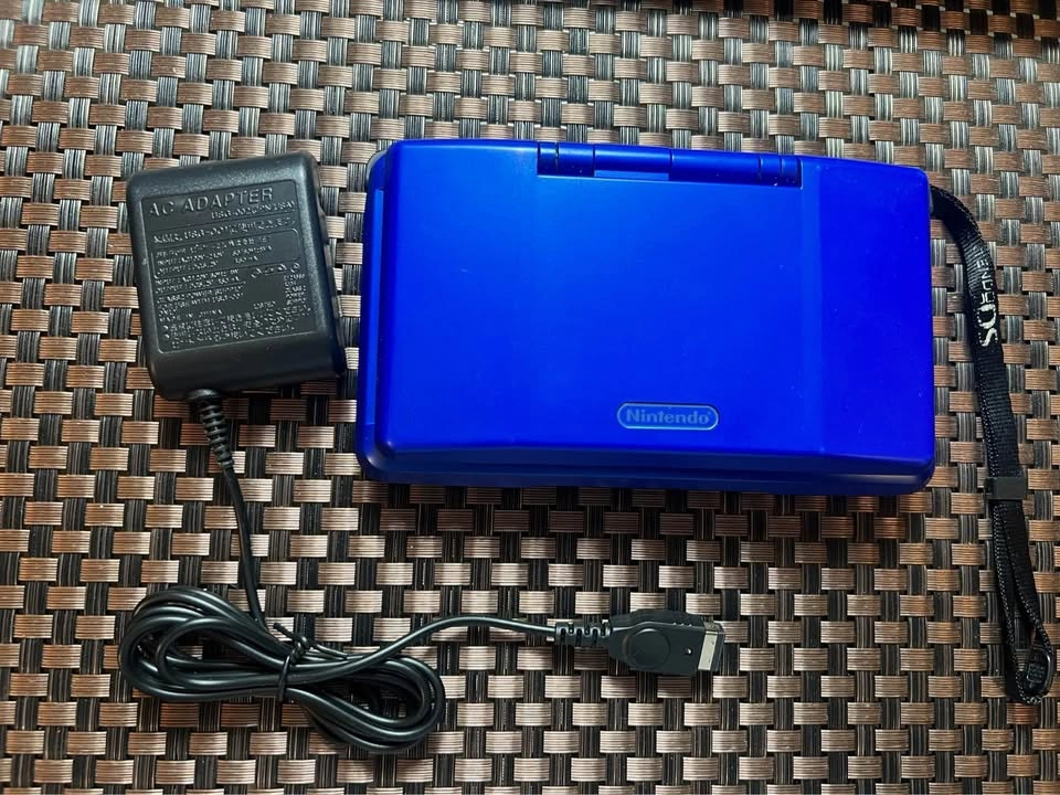 Nintendo DS with stylus and charger - photo 2