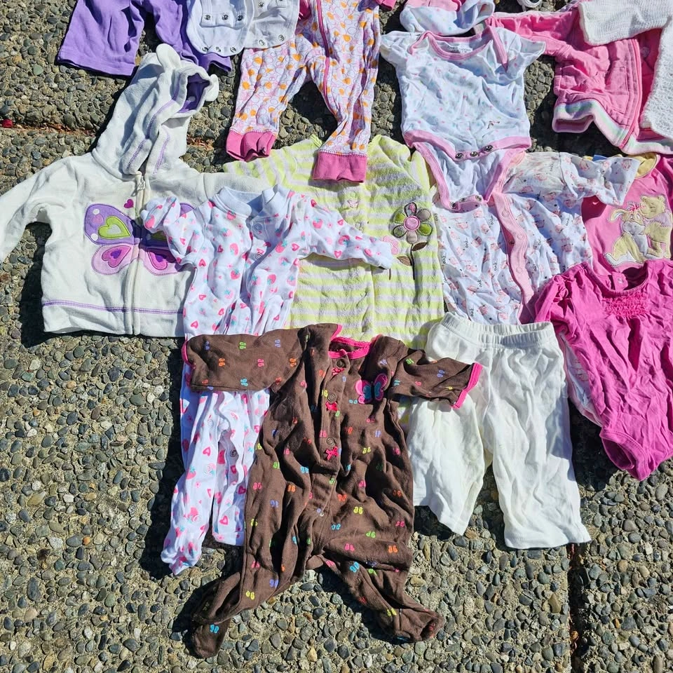 Baby Girl Clothes Lot (newborn-3 months) - Bodysuits Sleepers Mo - photo 2