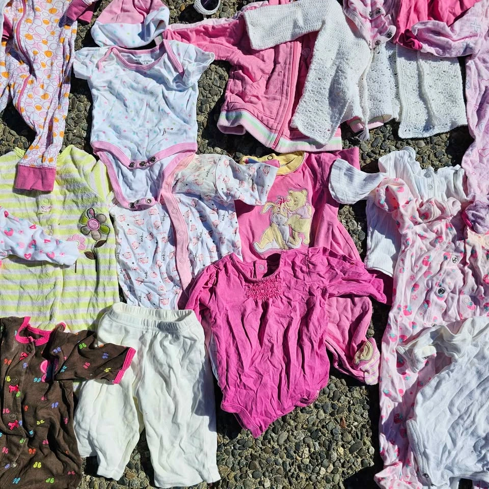 Baby Girl Clothes Lot (newborn-3 months) - Bodysuits Sleepers Mo - photo 4