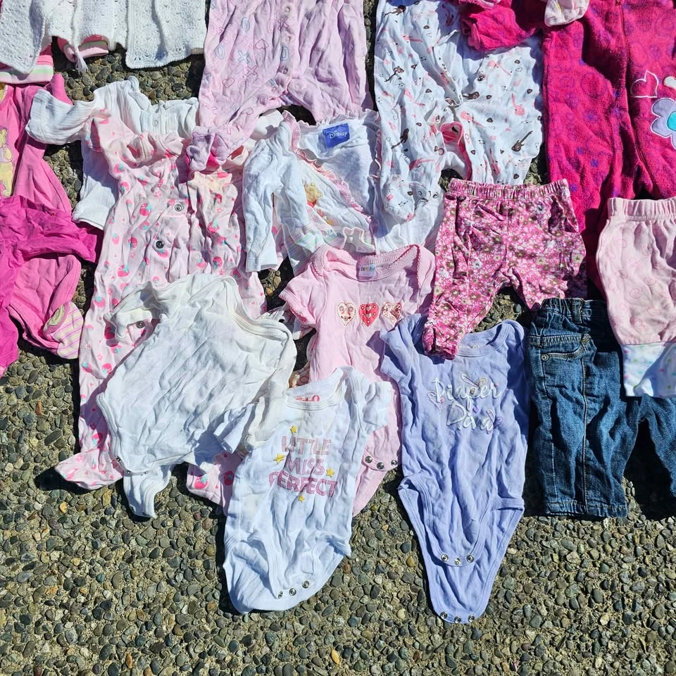 Baby Girl Clothes Lot (newborn-3 months) - Bodysuits Sleepers Mo - photo 5