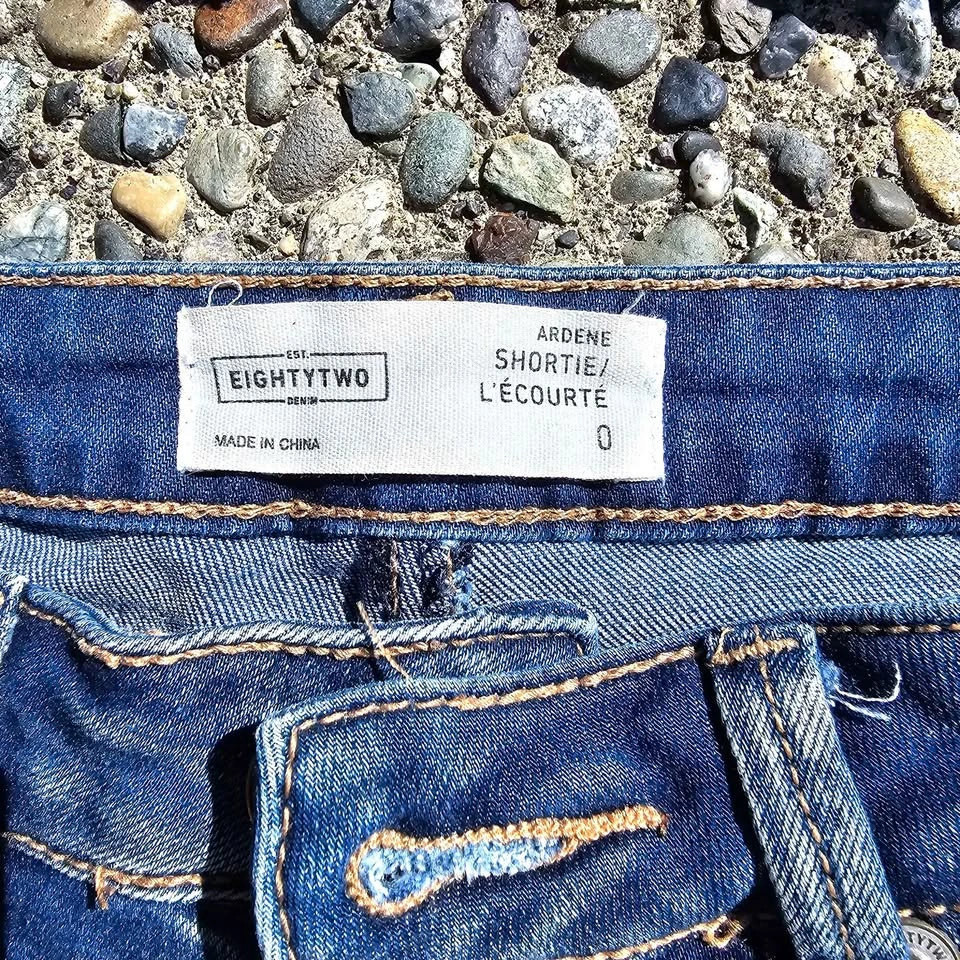 American Eagle & Ardene Distressed Denim Shorties Size 00/0 - photo 2