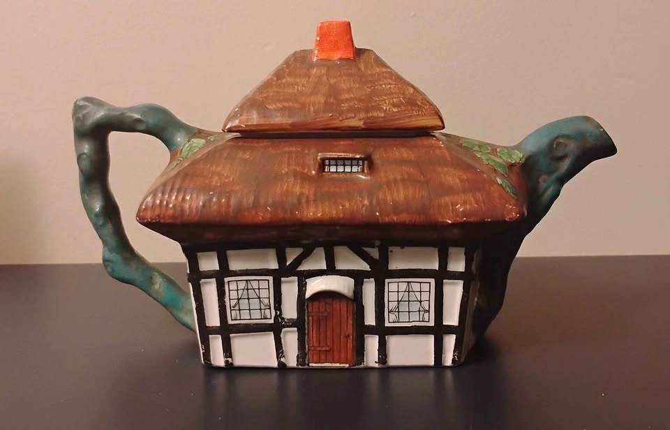 John Maddock & Sons Thatched 9" Cottageware Teapot England - photo 2