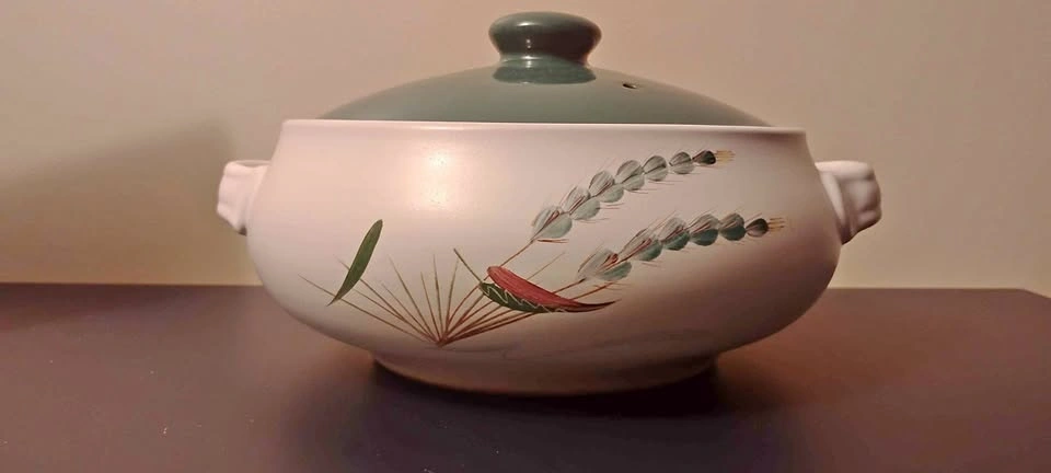 Denby Green Wheat 1.89L Casserole Dish $40 obo