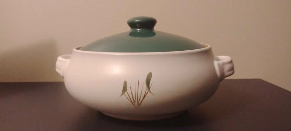 Denby Green Wheat 1.89L Casserole Dish $40 obo - photo 2