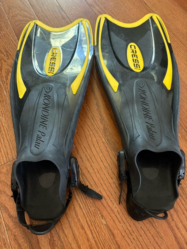 Cressi Rondine Palau Snorkel / Dive Fins - Black/Yellow