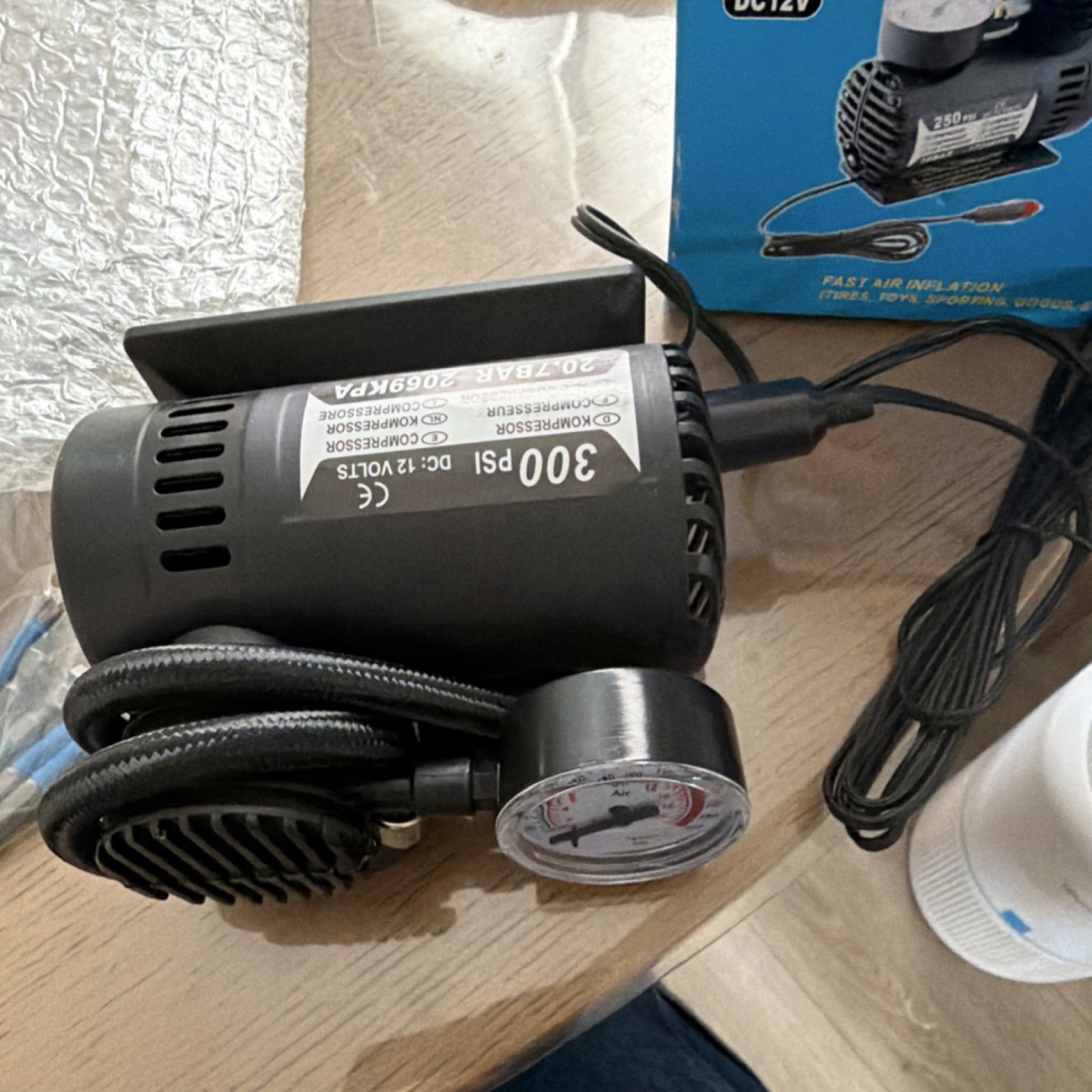 Portable Vehicle Air Compressor Plug Into Cigarette Lighter - photo 3