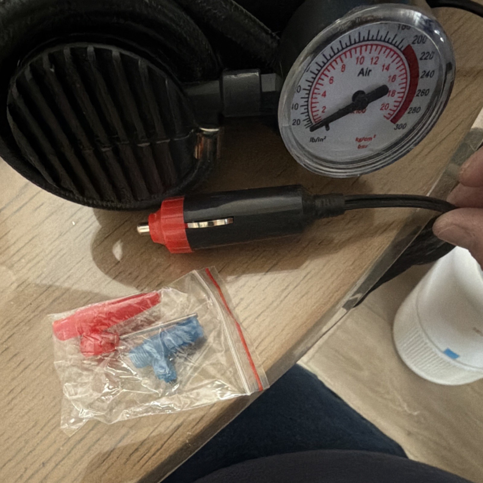 Portable Vehicle Air Compressor Plug Into Cigarette Lighter - photo 5