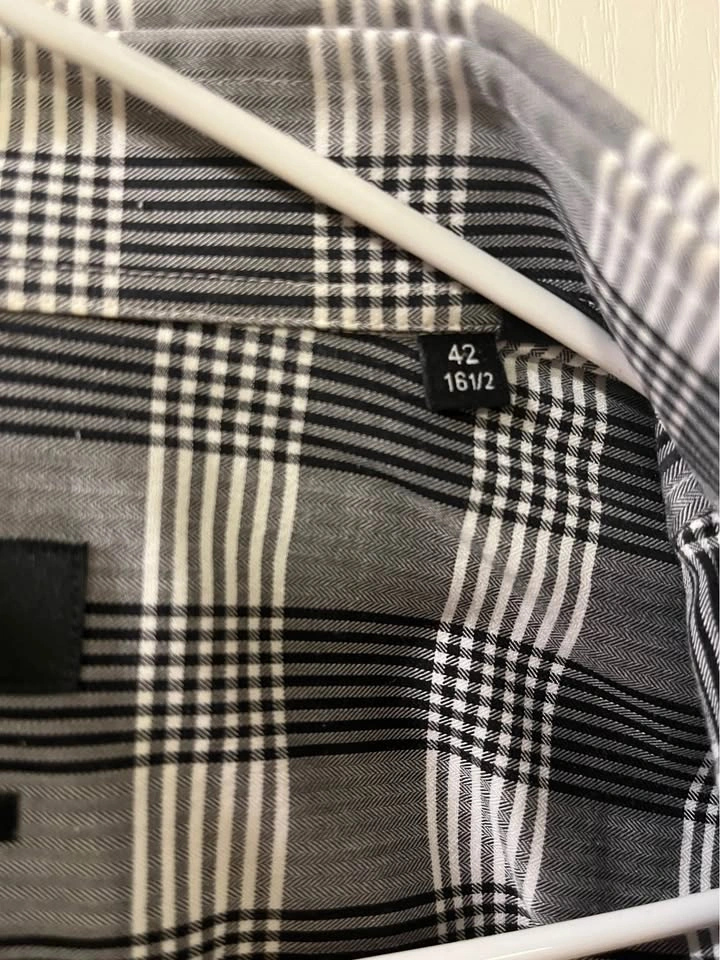 Hugo Boss Dress Shirt - photo 2