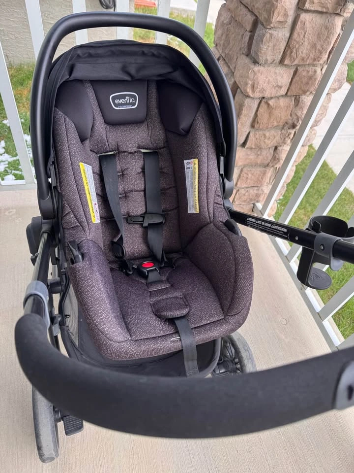 Evenflo Modular Pivot Travel System - photo 2
