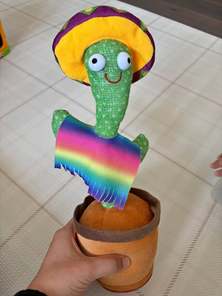 Viral Dancing Mimicry Cactus Plush Toy with Sombrero and Poncho