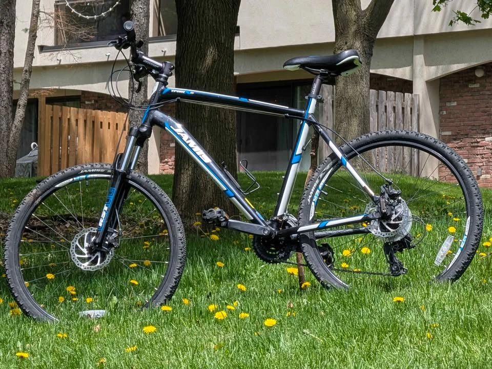 Jamis Trail X2 Mountain/Hybrid Bike - photo 2