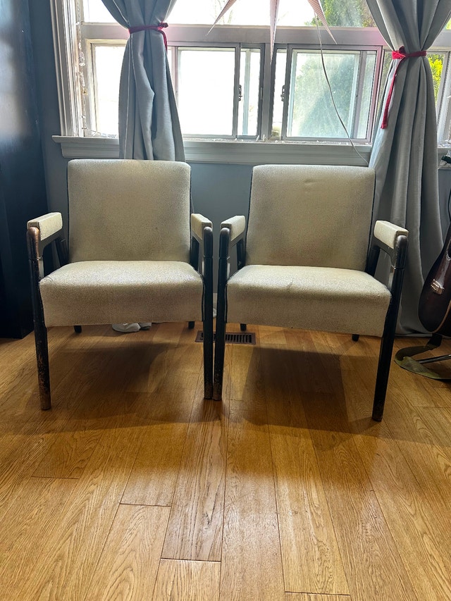MCM Vinyl Gold Fleck Arm Chairs - 2 Available - photo 2