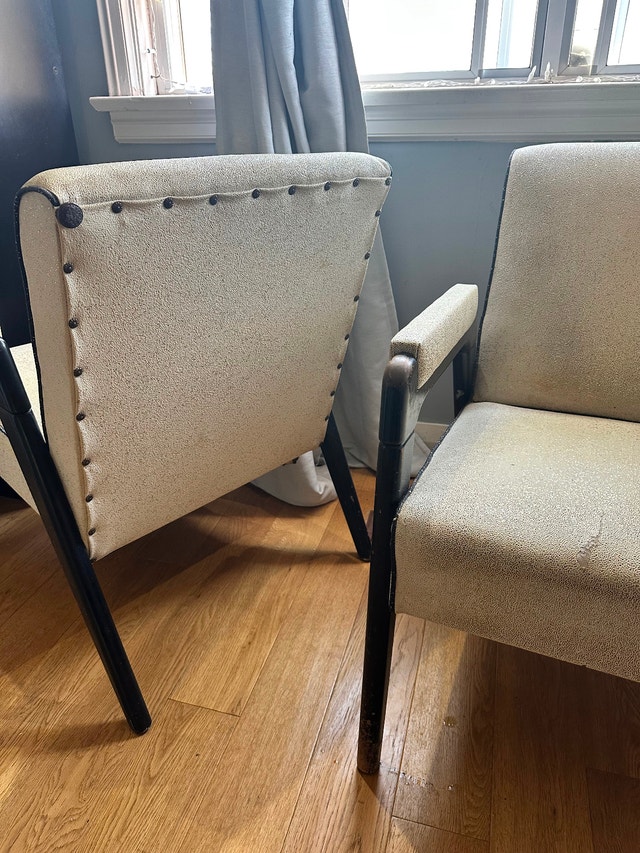 MCM Vinyl Gold Fleck Arm Chairs - 2 Available - photo 4