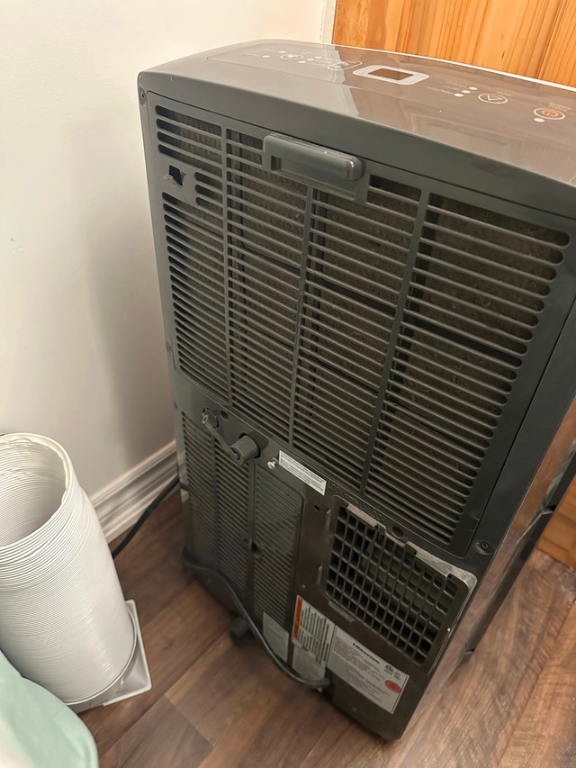 HiSense 14000BTU Portable Air Conditioner - photo 2