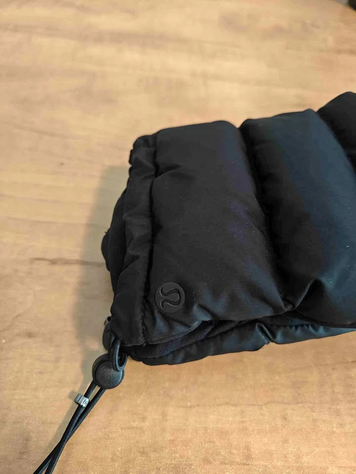 Lululemon Black Mittens