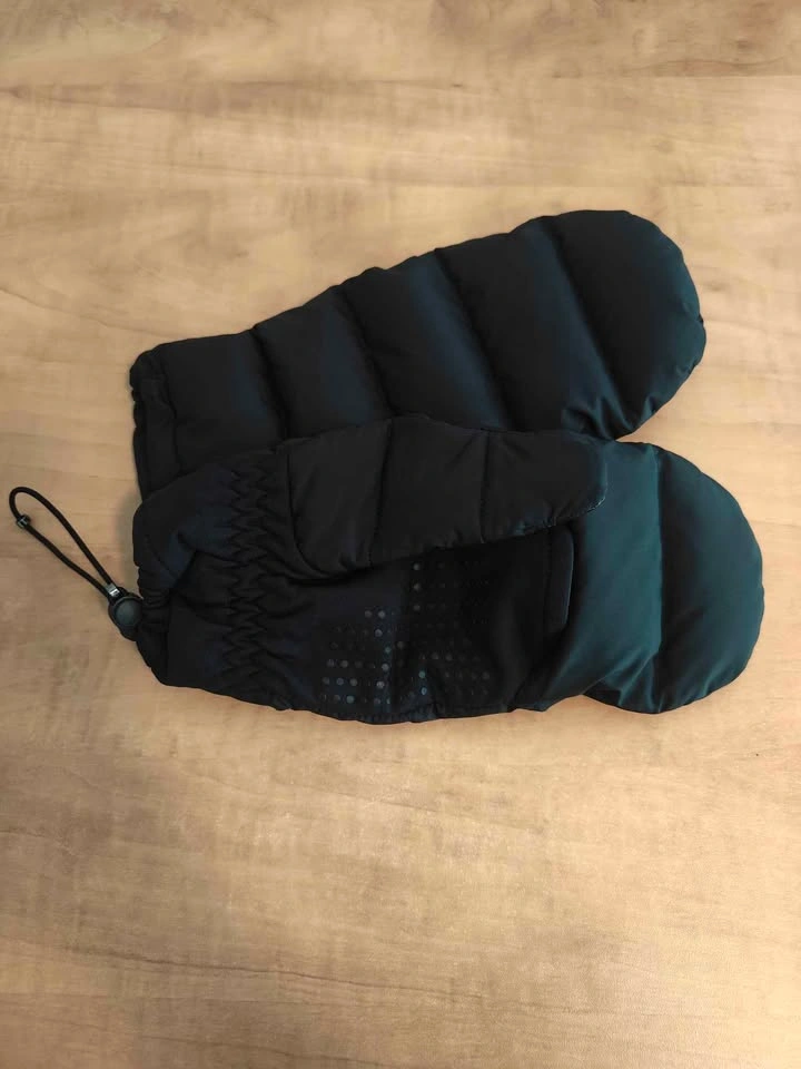 Lululemon Black Mittens - photo 2