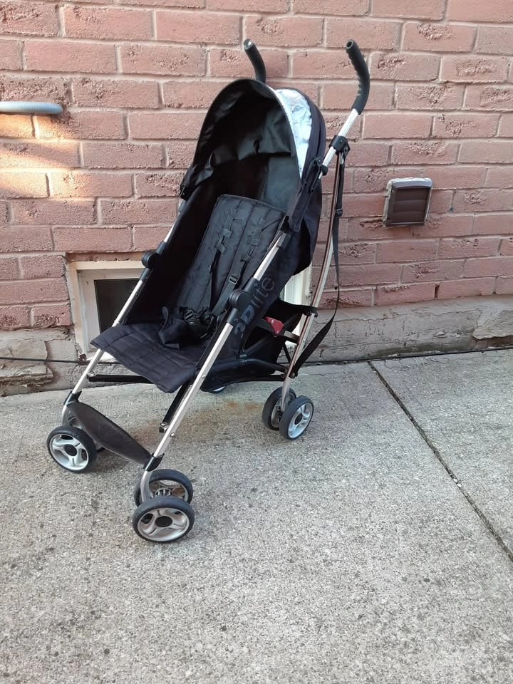 3D Lite Summer Stroller | One Hand Fold | Good condition - photo 3