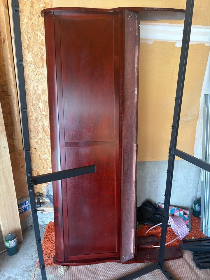 Free king bed frame - photo 2