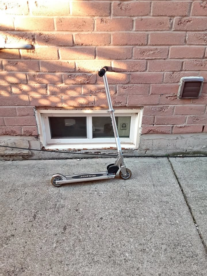 Razor A2 Blue Scooter with Breaks | Perfect Condition