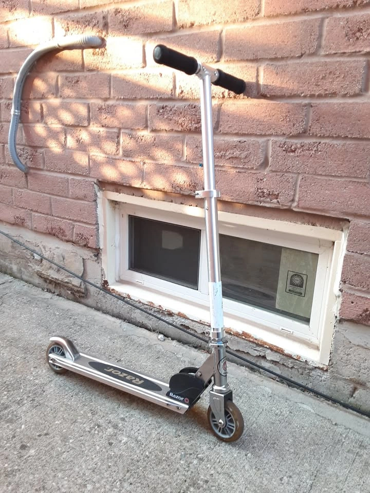 Razor A2 Blue Scooter with Breaks | Perfect Condition - photo 2