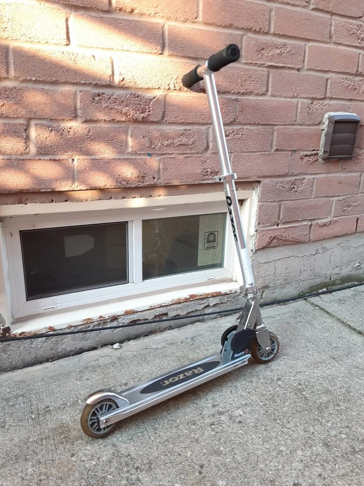 Razor A2 Blue Scooter with Breaks | Perfect Condition - photo 3