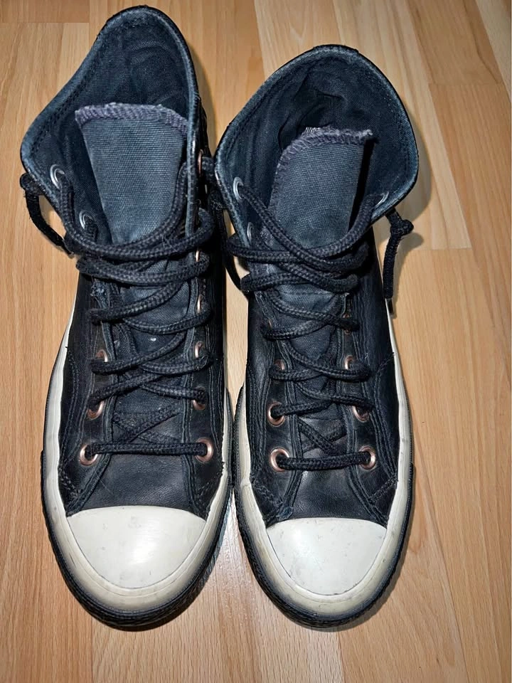 Black Converse Chuck Taylor High Tops