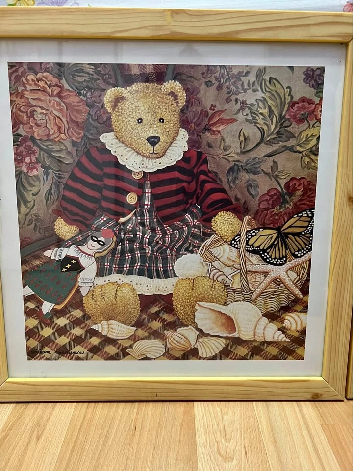 Teddy bear picture frame