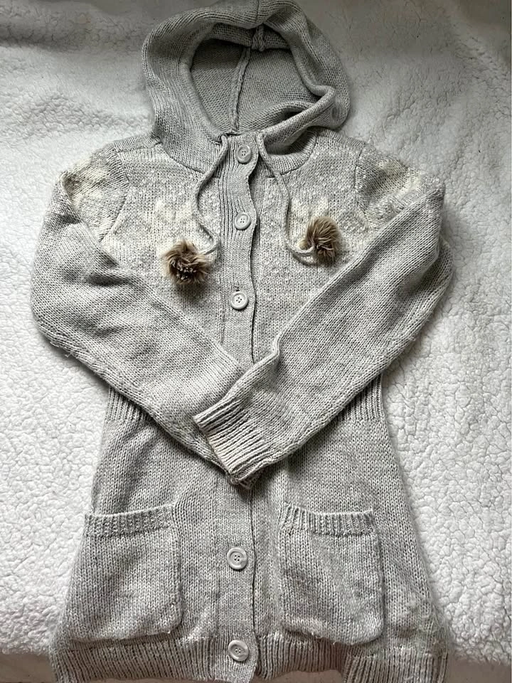 H&M Sweater/Sweatshirt & Knitted Hat