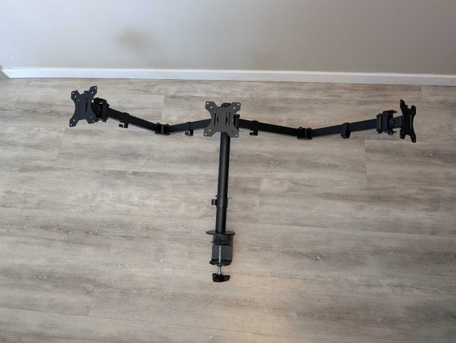 Vivo Triple Monitor Stand