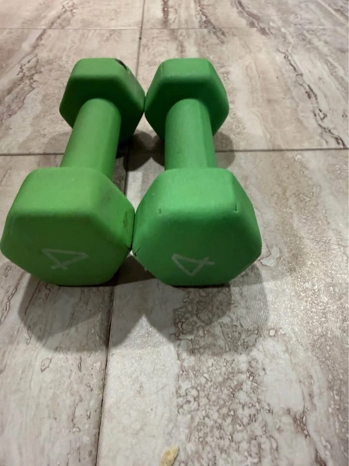 Green 4 lb dumbbells pair - photo 2