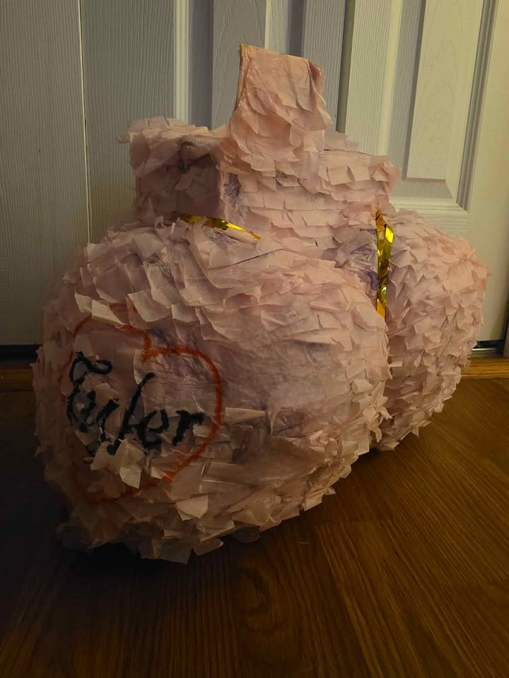 The Bachelor and Bachelorette Piñatas - photo 3