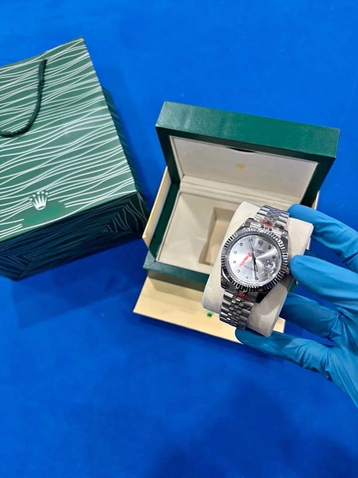 Luxury Watch | Silver | 41 MM