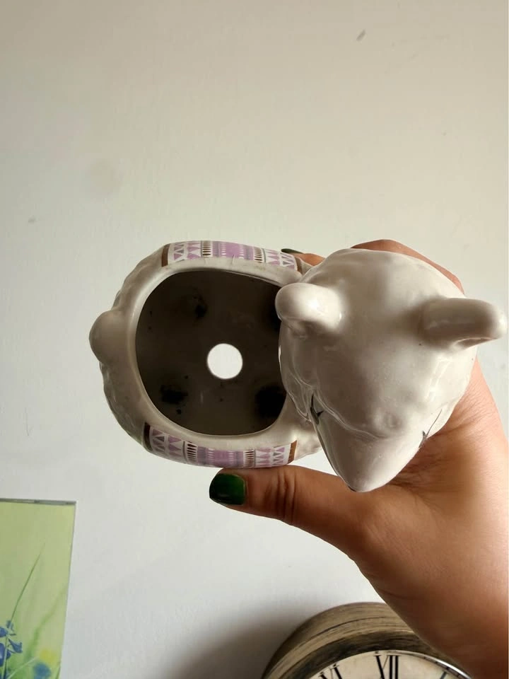 Cute llama planters (2) - photo 2