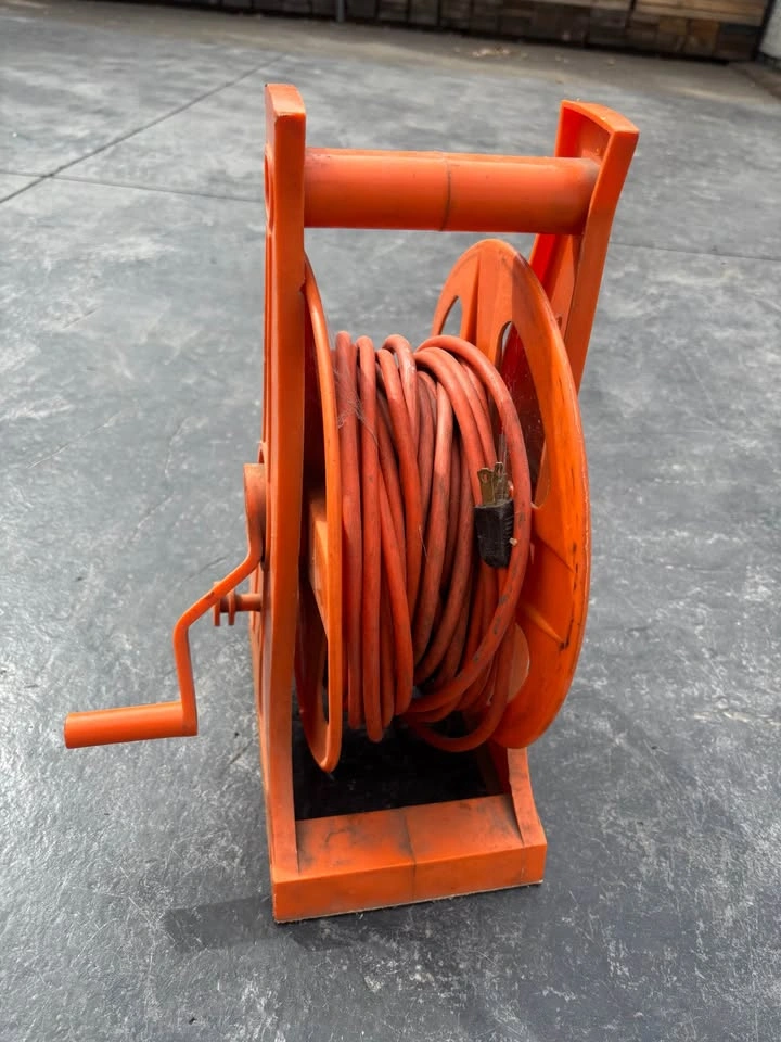 Extension Cord With Manual Reel - photo 2