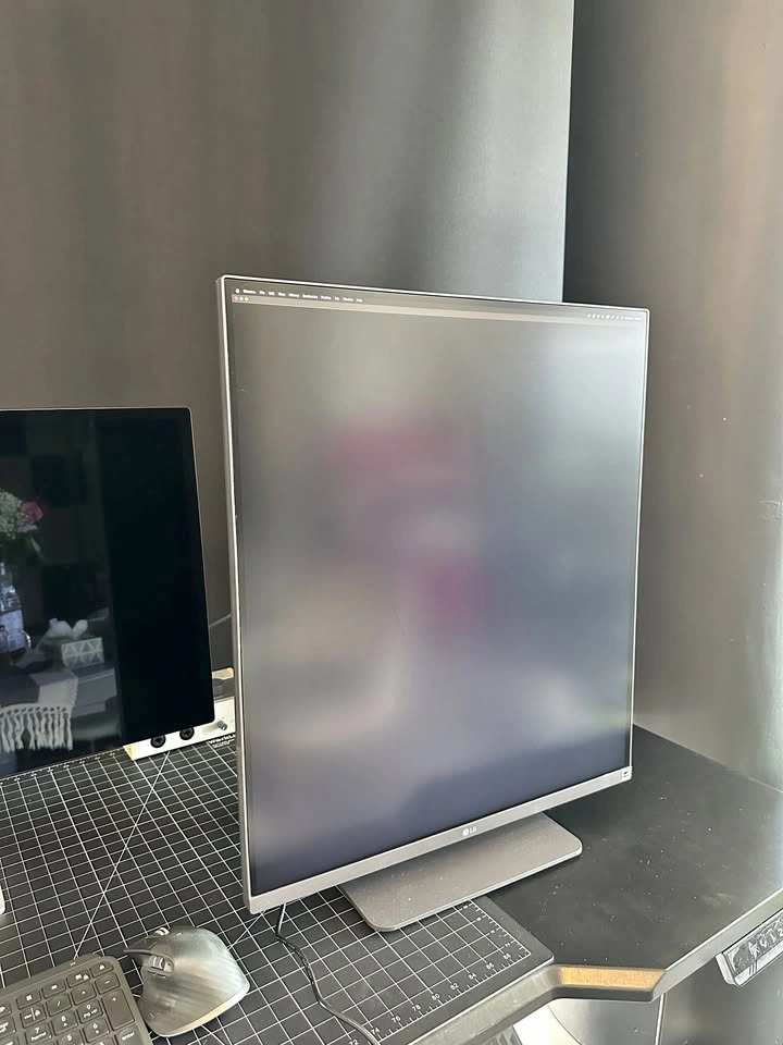 LG 28MQ750-C 27.6-inch DualUp Monitor