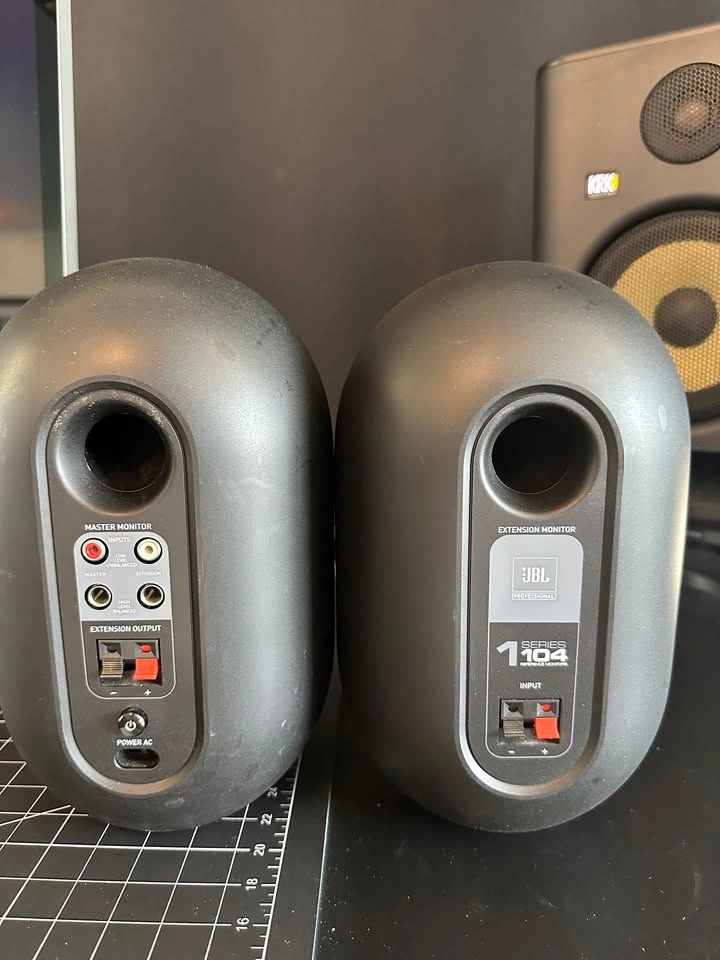 JBL 104 Powered Monitor Speakers - photo 3