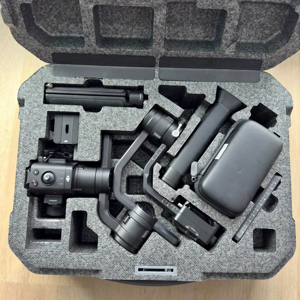 DJI Ronin-S Gimbal Stabilizer with Case