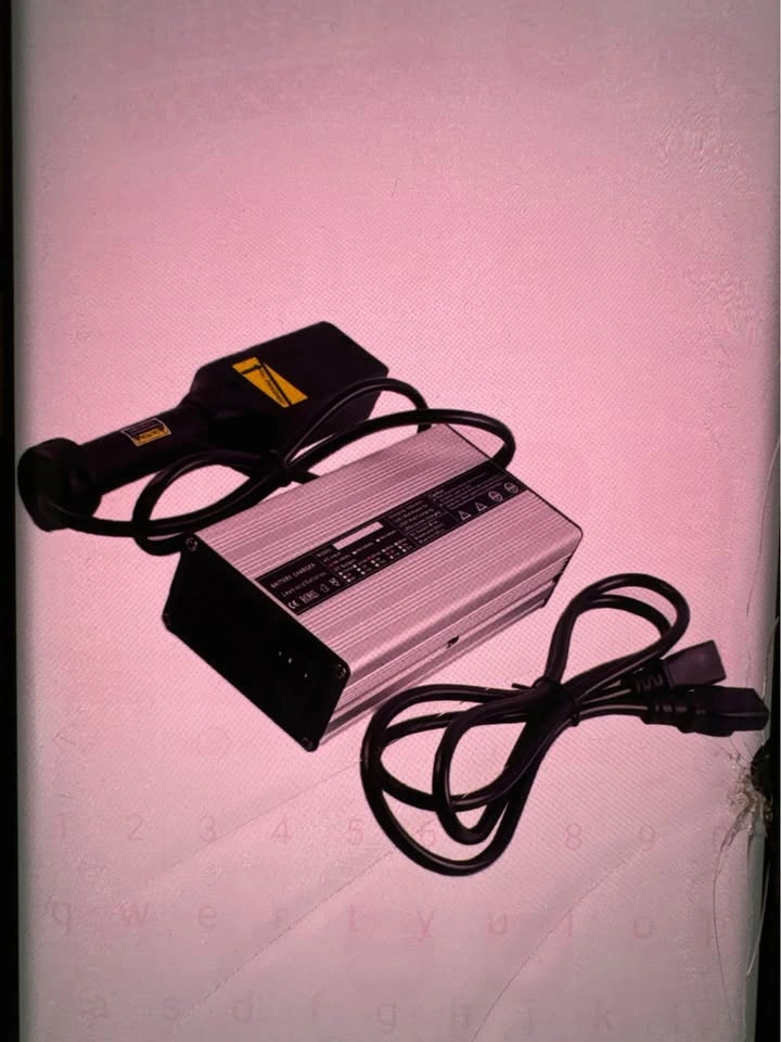 Battery Charger for Lead-Acid Batteries - photo 2