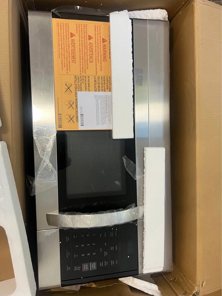 LG Over-the-Range Microwave LMV1751ST - New - photo 3