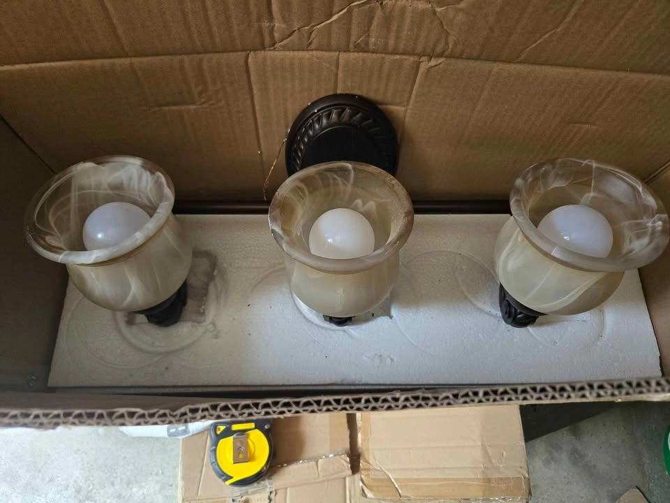 3 Light Fixture - photo 2