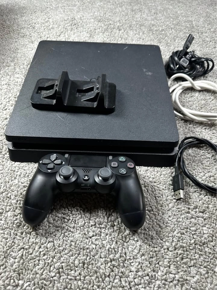 PS4 1tb Console Bundle w Controller & Charger - photo 5